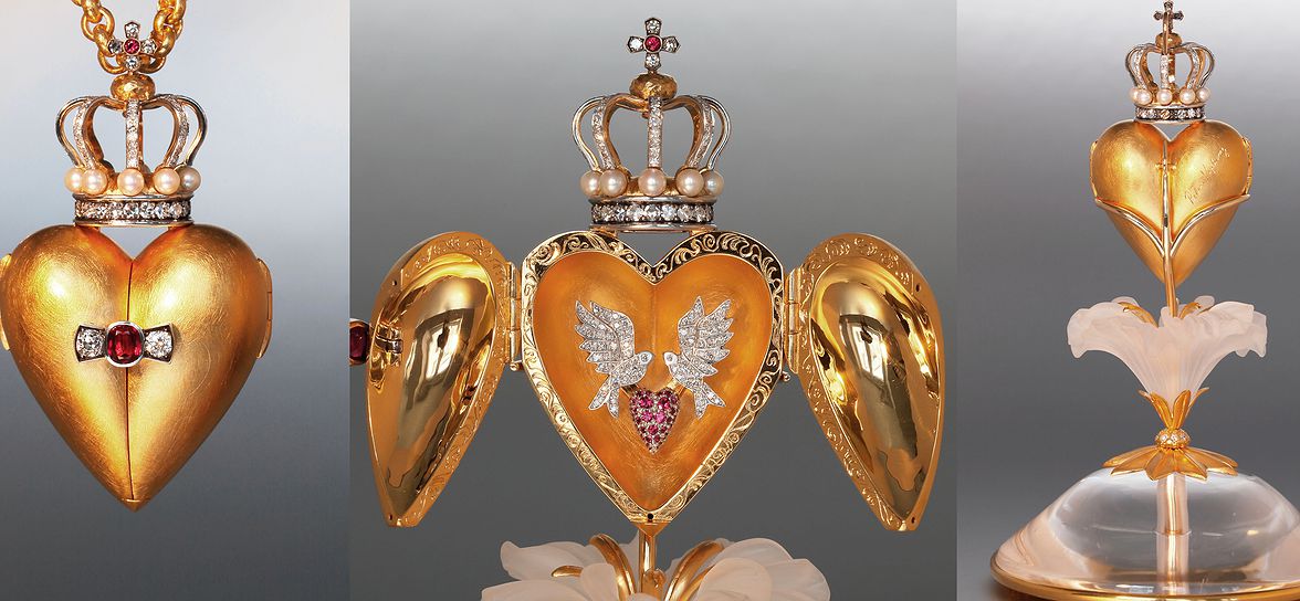 Heartpendant on stand