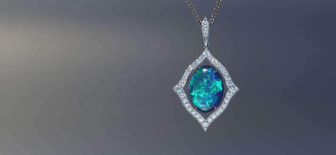 Black-Opal-pendant 