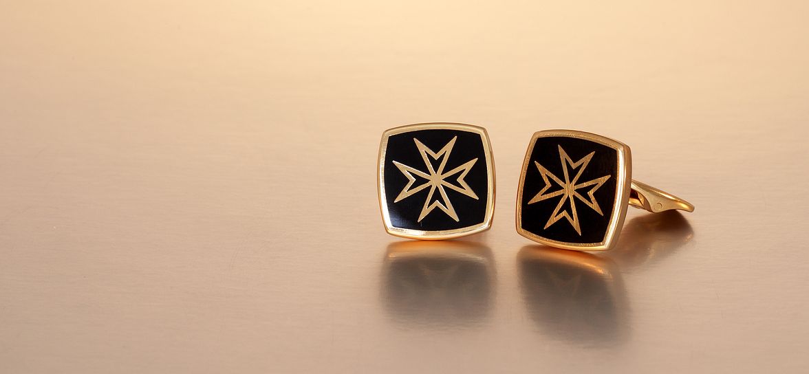 Cufflinks maltese cross