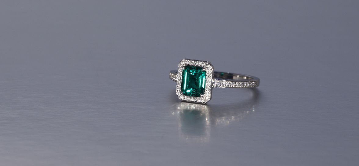 emerald ring 